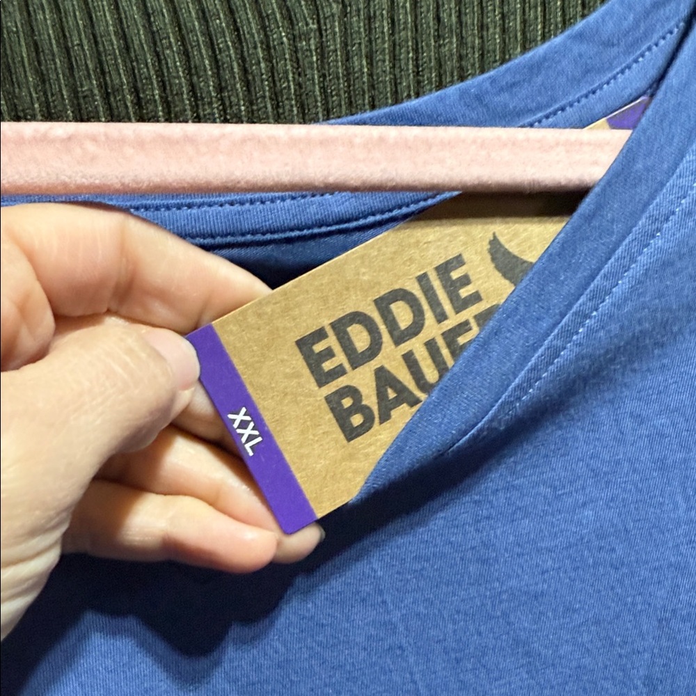 Eddie Bauer woman’s vneck xxl plus Short Sleeve Blue Tee - Picture 4 of 4
